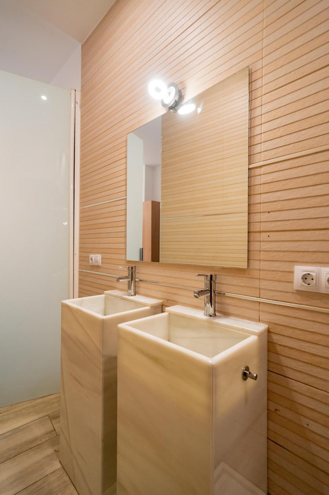 Center Suites San Eloy Σεβίλλη Δωμάτιο φωτογραφία